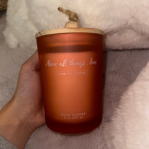 Rose Candle “Above All Things Love” Rose Garden 8 oz 227 gram Never been lit. - Picture 5 of 6